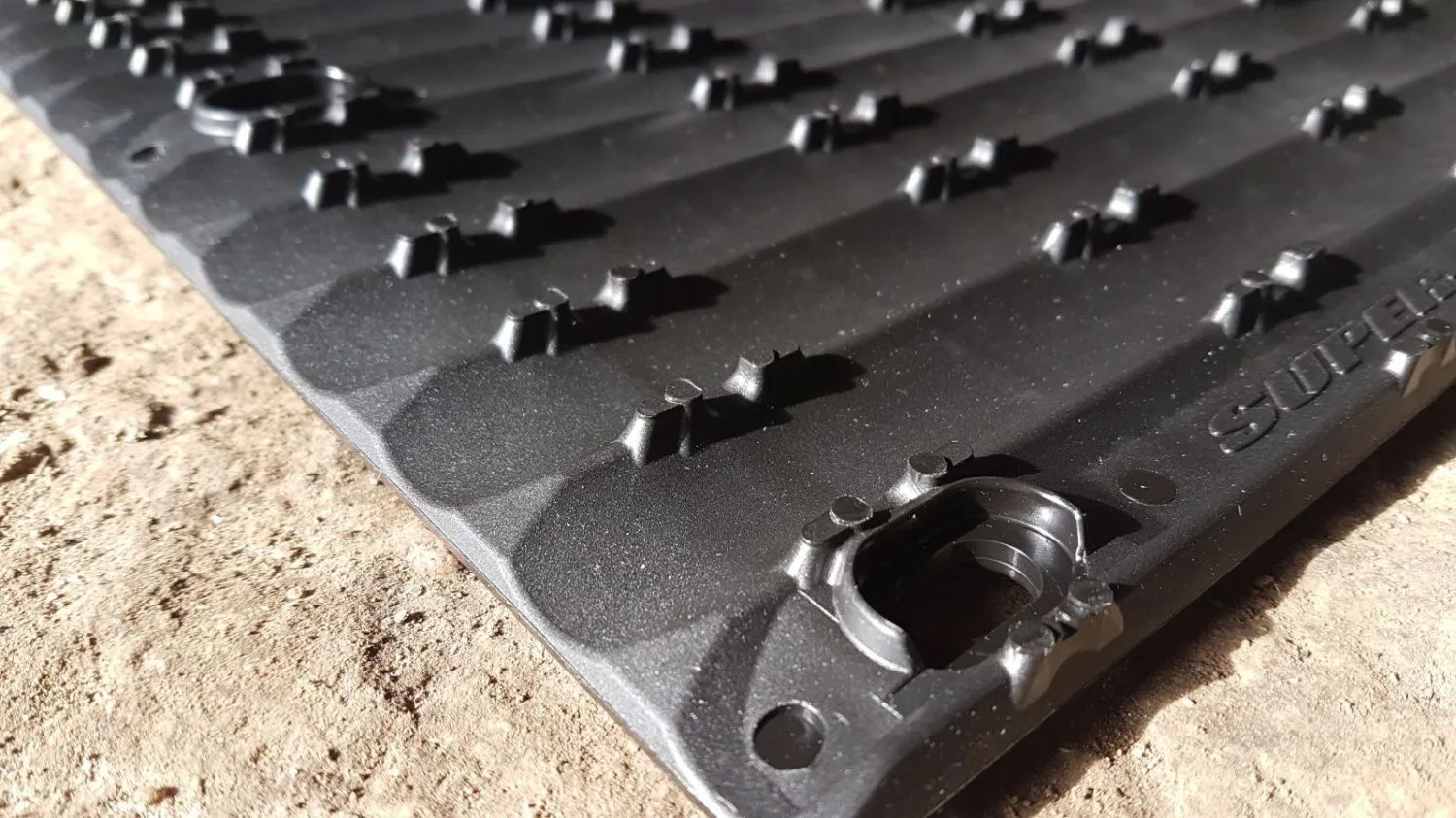 Пластиковое нескользящее покрытие для прицепа (широкое) для Снегоходов