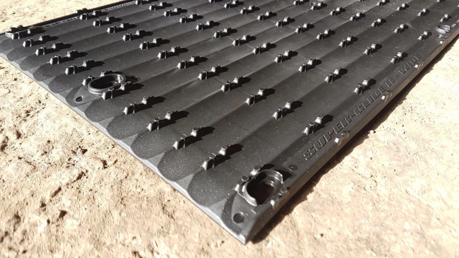 Пластиковое нескользящее покрытие для прицепа (широкое) для Снегоходов