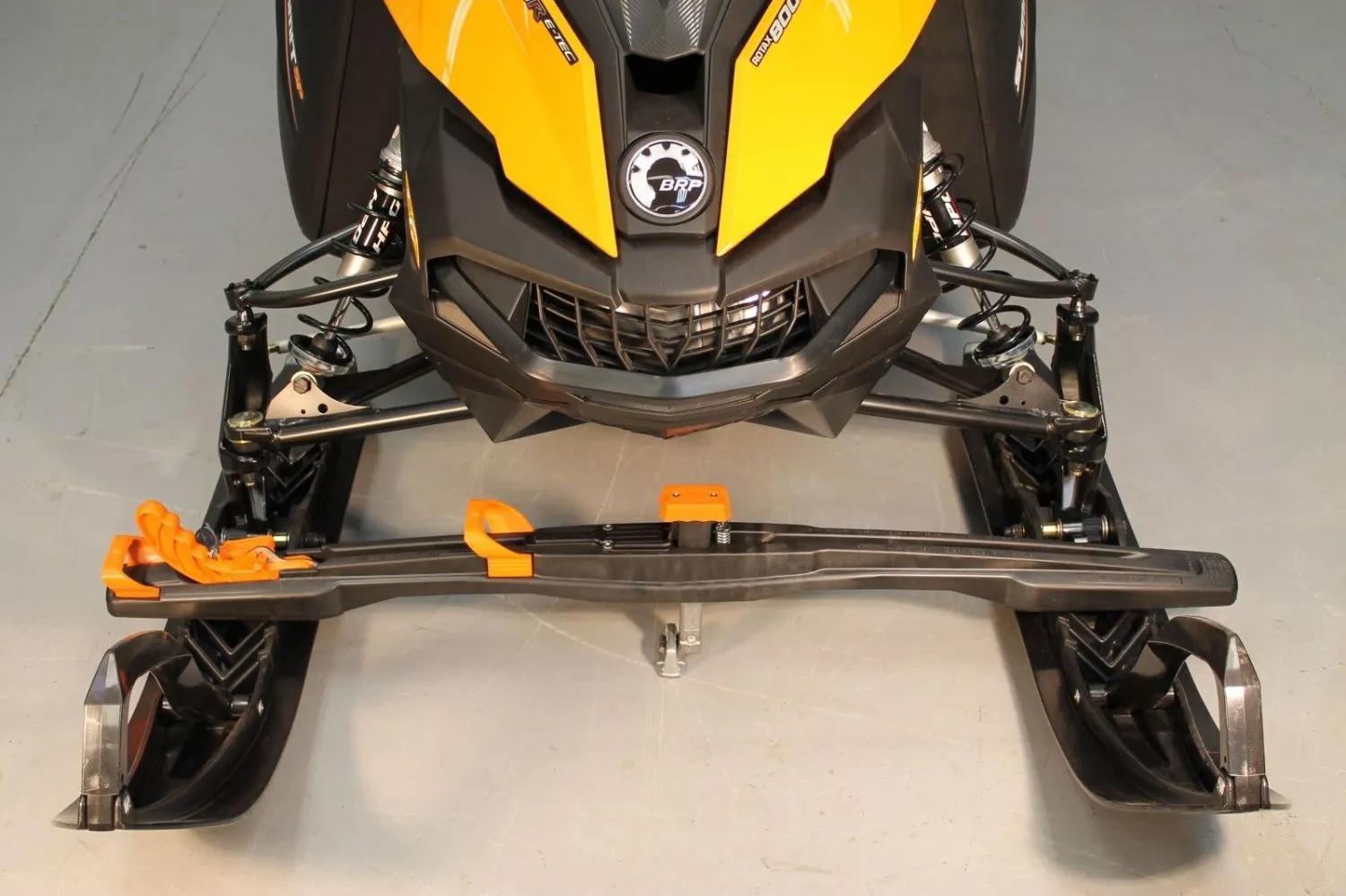 Пластиковые фиксаторы для крепления снегохода к кузову прицепа (передние) для Снегоходов