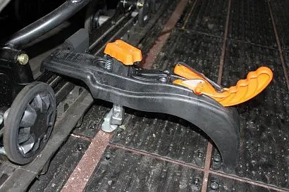 Пластиковые фиксаторы для крепления снегохода к кузову прицепа (задние) для Снегоходов